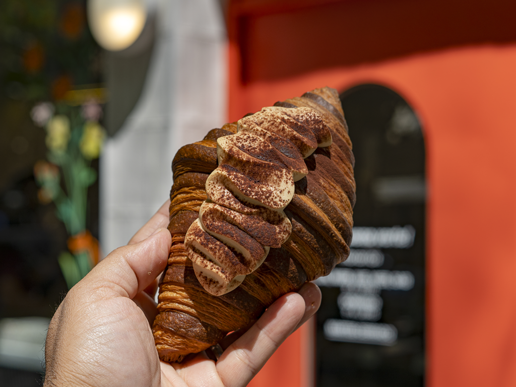 croissant de tiramisu panaderia para merendar