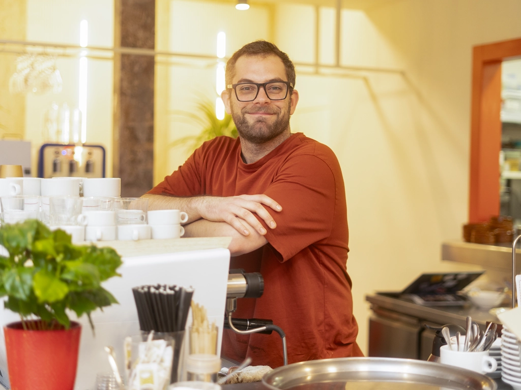 Propietario de Pote café bar barrio de prosperidad