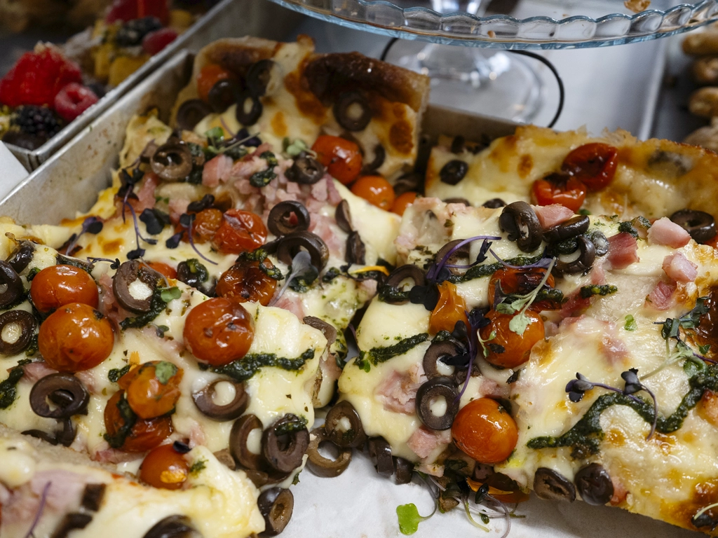 Pizzas estilo argentino en Novo Mudno pastelería