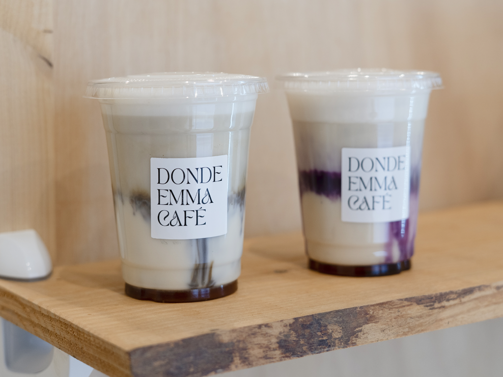 Bebidas alternativas en Alicante, Donde Emma Café ube, kaki spice latte hojicha