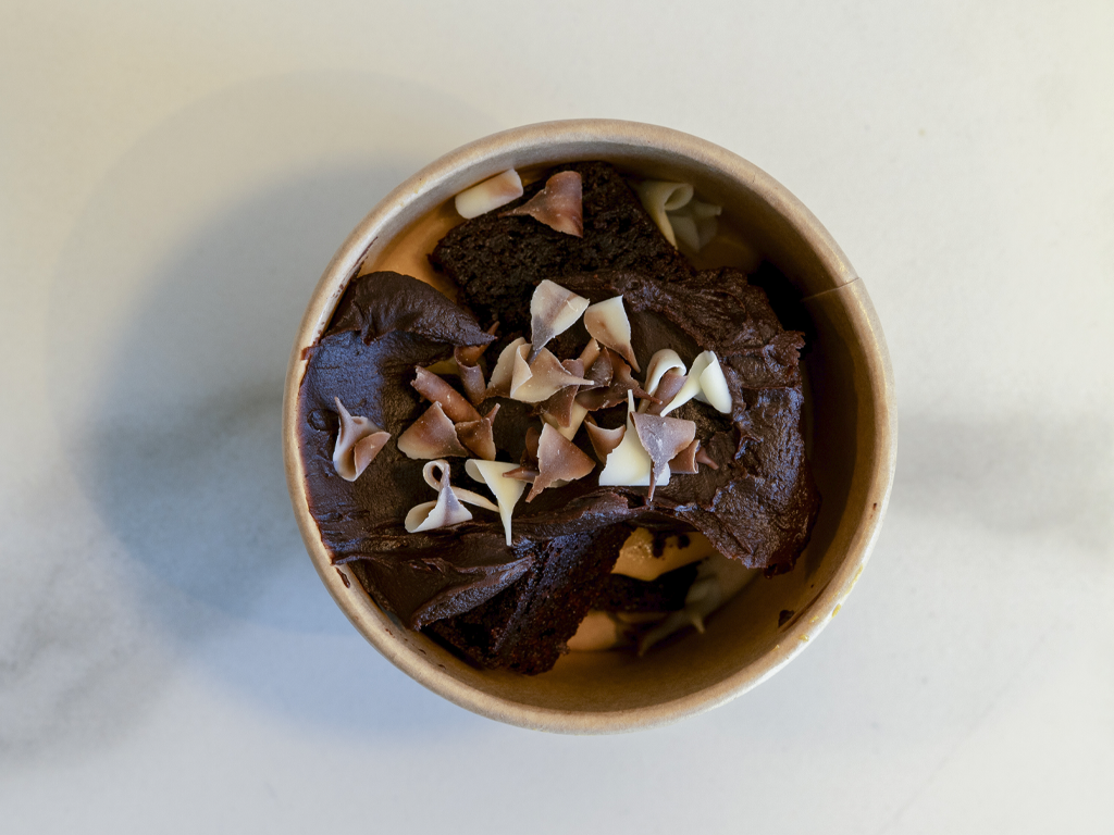 Postre perunano cuchareable de chocolate beso de león Madrid